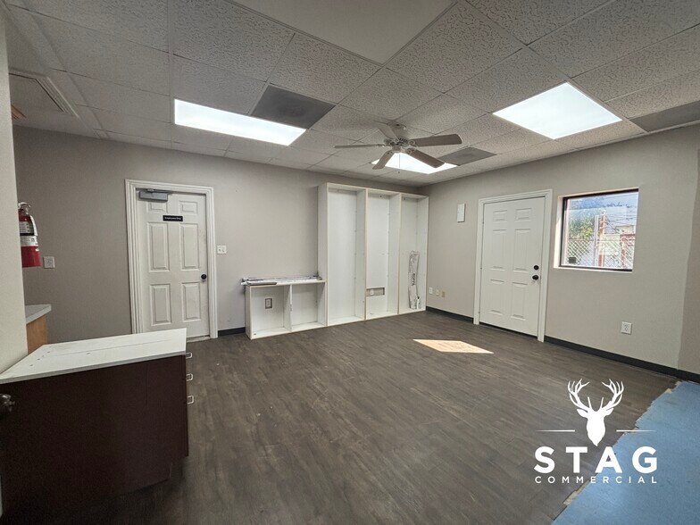 More Photos Of 711 S Elm St, Denton Office For Lease