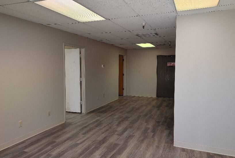 More Photos Of 2500 N Coyote Dr, Tucson Manufacturing For Lease