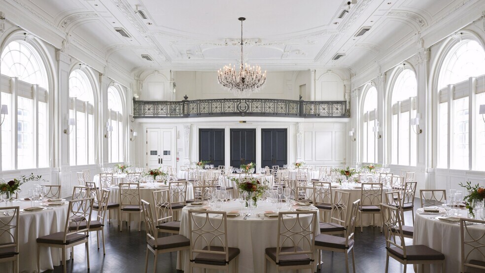 More Photos Of 200 S Broad St, Philadelphia Hotel For Lease