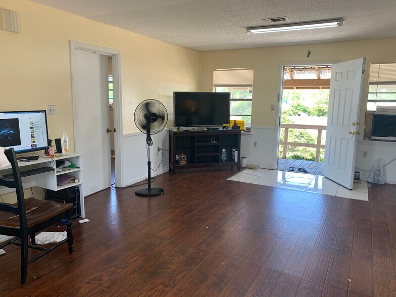 More Photos Of 3682 N College Ave, Jackson Hotel For Sale