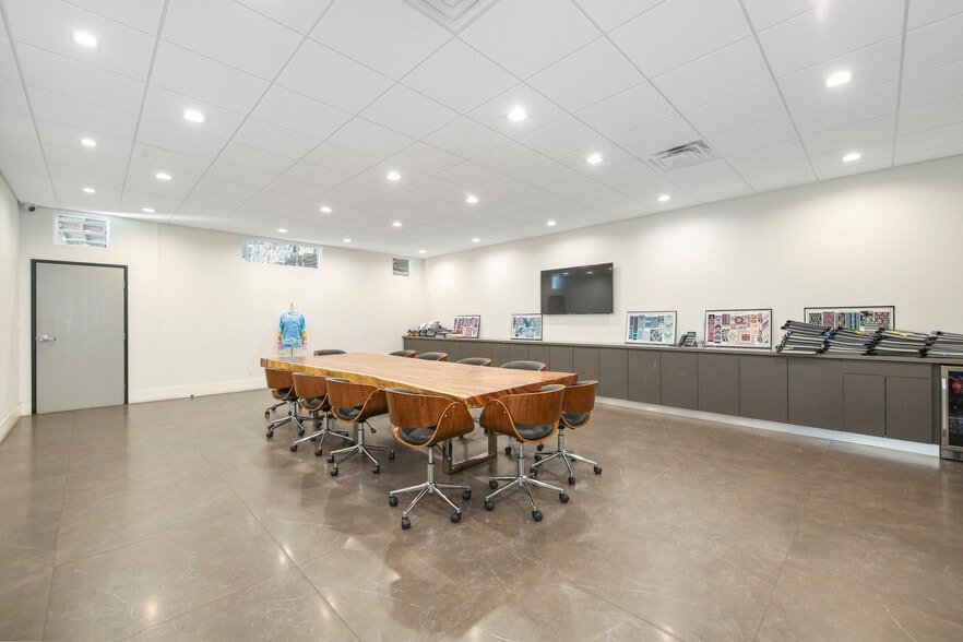 More Photos Of 1475 Long Beach Ave, Los Angeles Warehouse For Lease