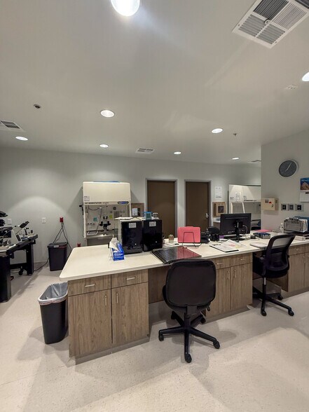 More Photos Of 2950 W Horizon Ridge Pky, Henderson Office For Sale