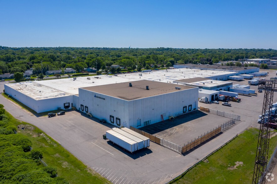 More Photos Of 5320-5400 Main St NE, Fridley Warehouse For Lease