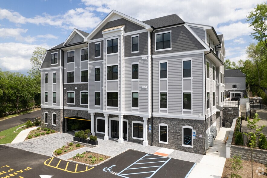 Primary Photo Of 8 Tice Rd, Franklin Lakes Apartments For Sale