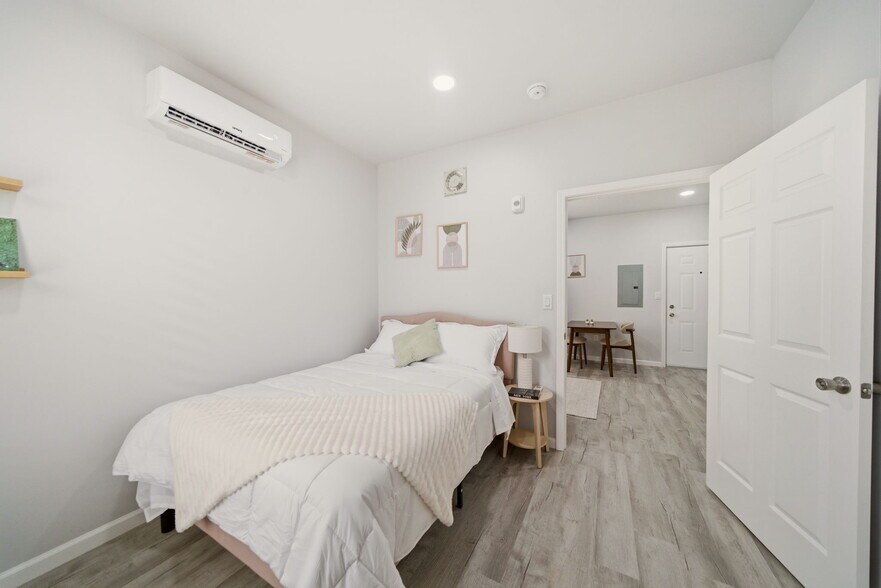 More Photos Of 715 28th St, Galveston Apartments For Sale