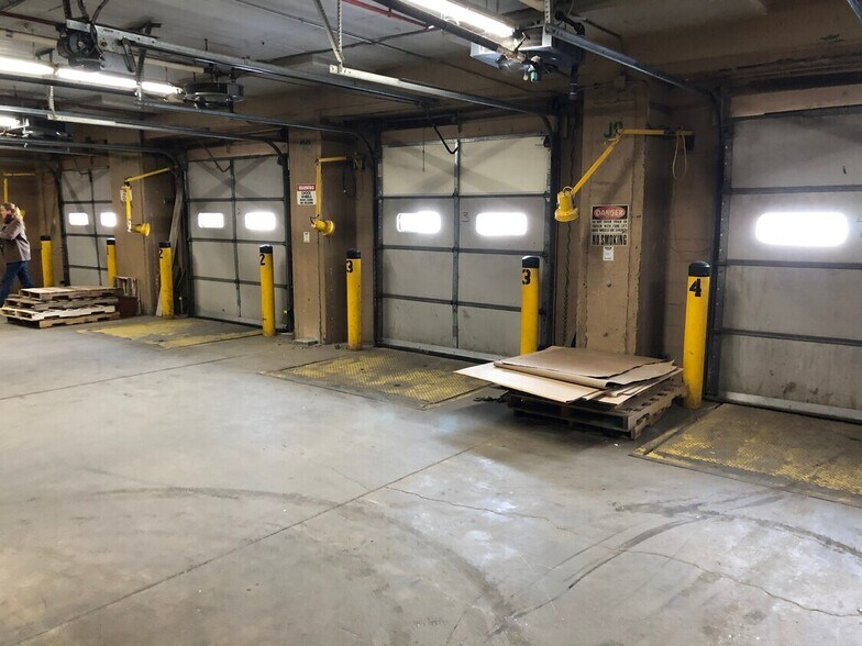 More Photos Of 120 E Clark St, Freeport Warehouse For Sale