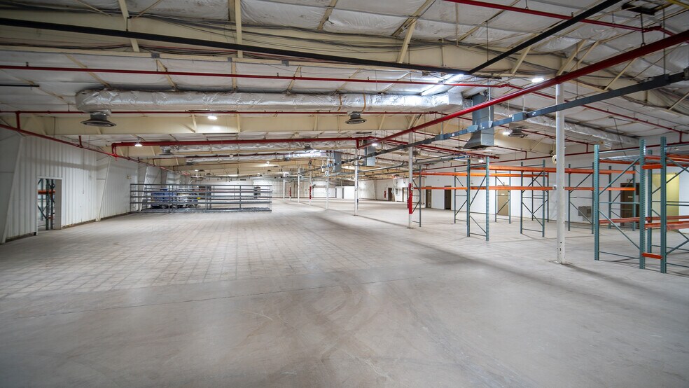More Photos Of 901 Home St, Rushford Manufacturing For Sale