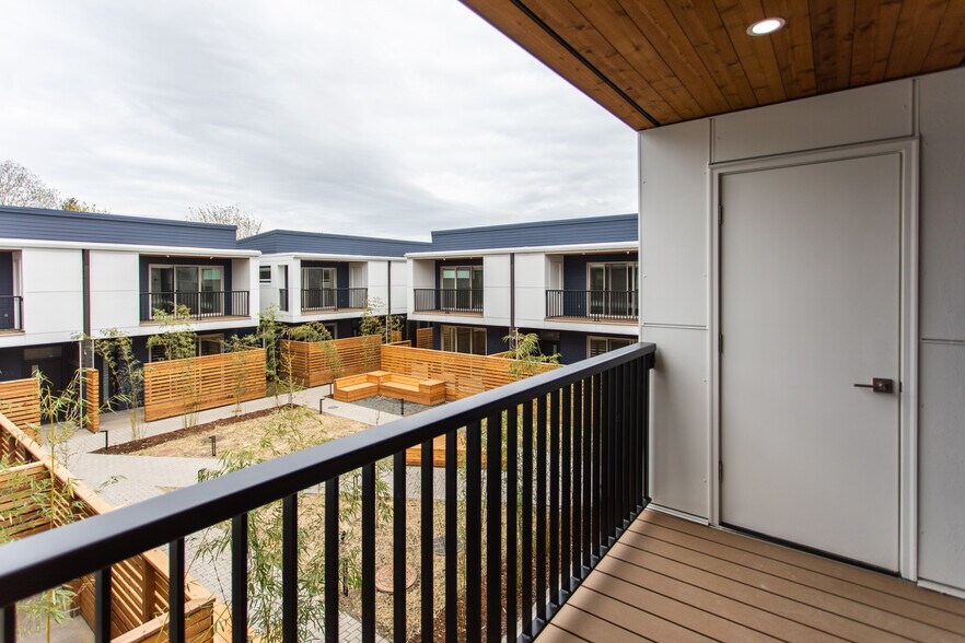 More Photos Of 5115 E Burnside St, Portland Apartments For Sale