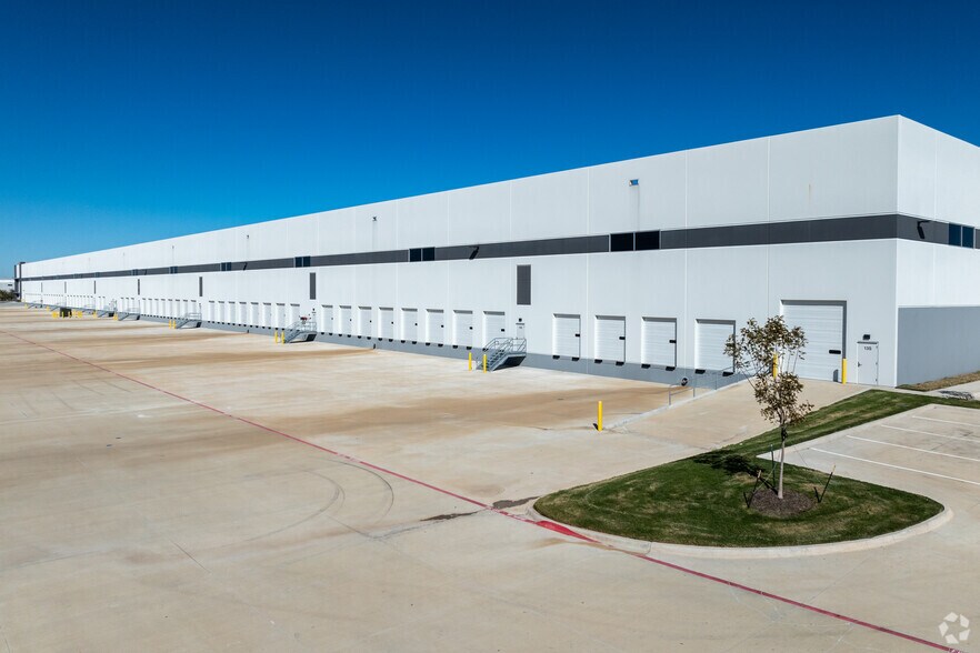 More Photos Of County Road 212, Forney Distribution For Lease