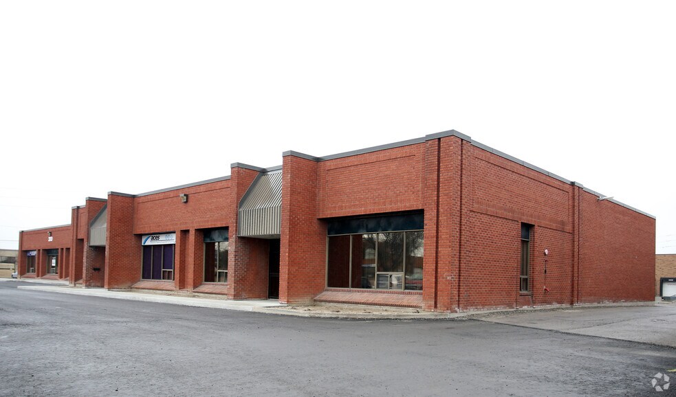 More Photos Of 200 Wilkinson Rd, Brampton Warehouse For Lease