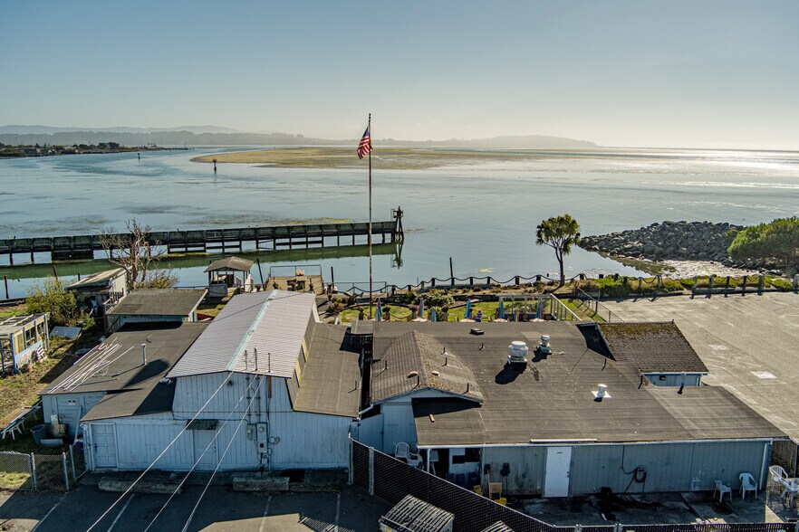 More Photos Of 1901 Buhne, Eureka Restaurant For Sale