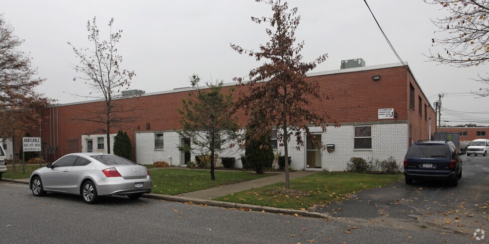 More Photos Of 159-165 Verdi St, Farmingdale Warehouse For Lease