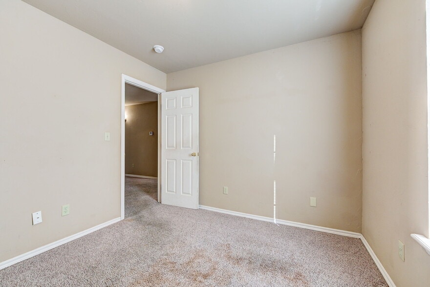 More Photos Of 713 S Locust St, Guthrie Apartments For Sale