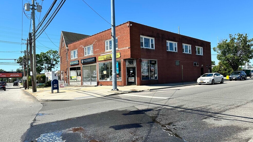 More Photos Of 501-509 Hicksville Rd, Massapequa Loft Creative Space For Lease