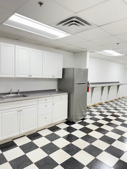 More Photos Of 116 Chestnut St, Red Bank Office For Lease