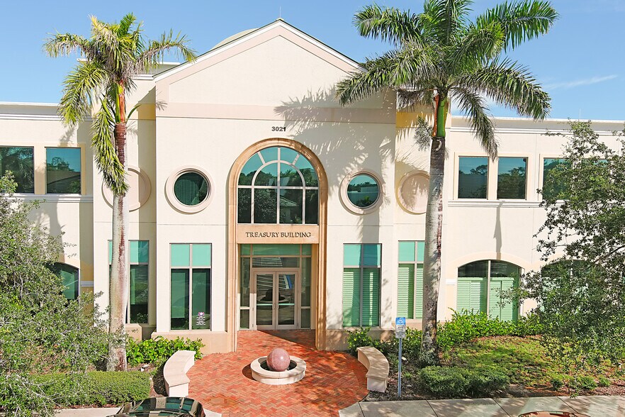 More Photos Of 3021 N Airport Pulling Rd, Naples Office For Sale