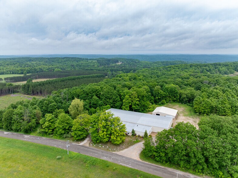 More Photos Of 3166 Muckle Rd, Central Lake Manufacturing For Lease