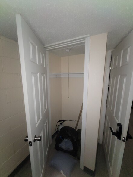 More Photos Of 1458 W 32nd St, Indianapolis Apartments For Sale