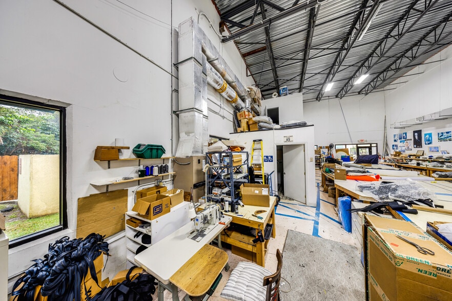 More Photos Of 3700-3718 SW 30th Ave, Fort Lauderdale Warehouse For Sale