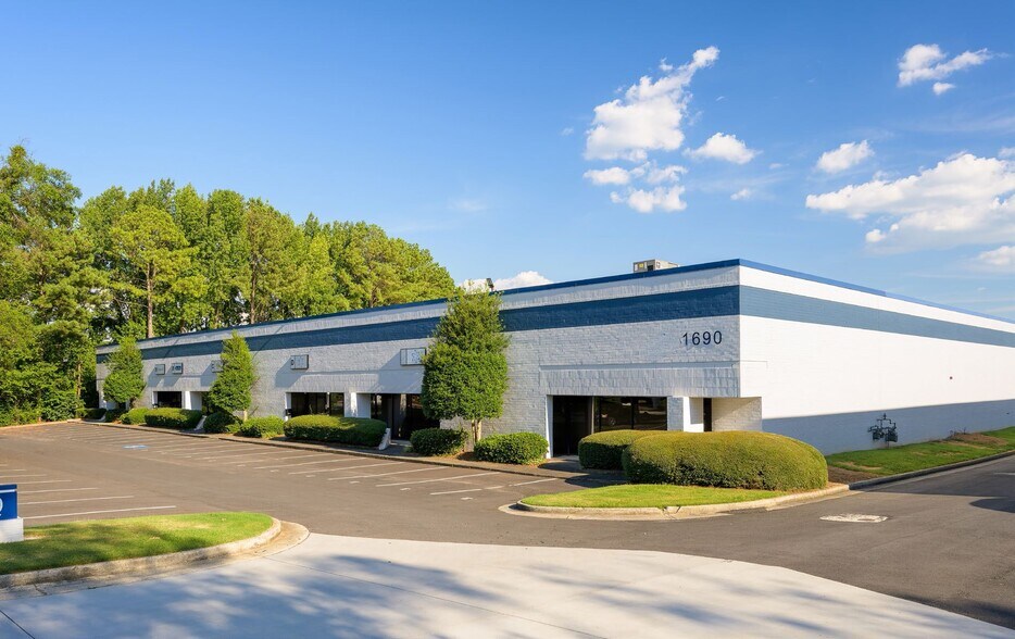 More Photos Of 1690 Enterprise Way SE, Marietta Warehouse For Lease