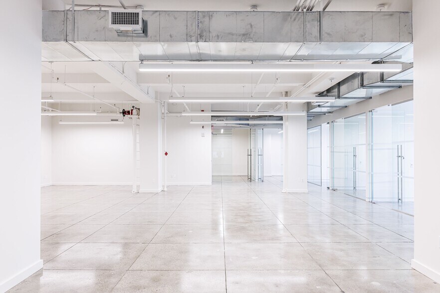 More Photos Of 330 Seventh Ave, New York Office For Lease