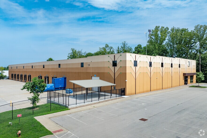 Primary Photo Of 12415 Old Lagrange Rd, Louisville Warehouse For Lease