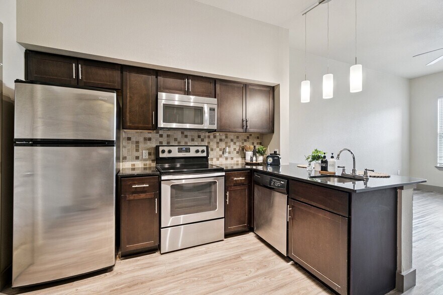 More Photos Of 1325 N Walker Ave, Oklahoma City Apartments For Lease