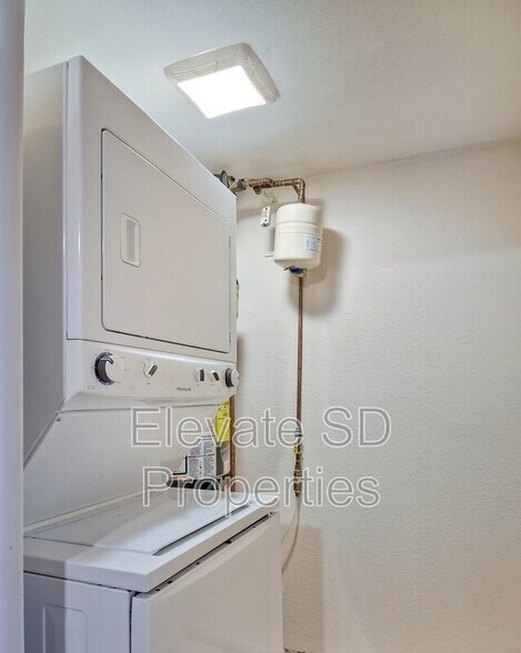 More Photos Of 819-825 D Ave, National City Apartments For Lease