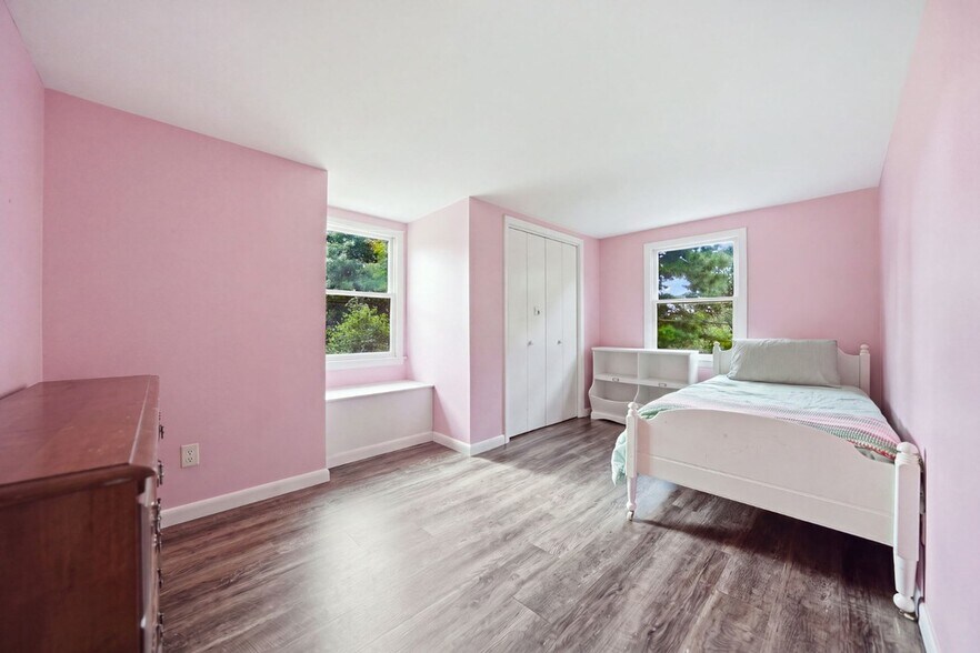 More Photos Of 148 Katama Rd, Edgartown Flex For Sale