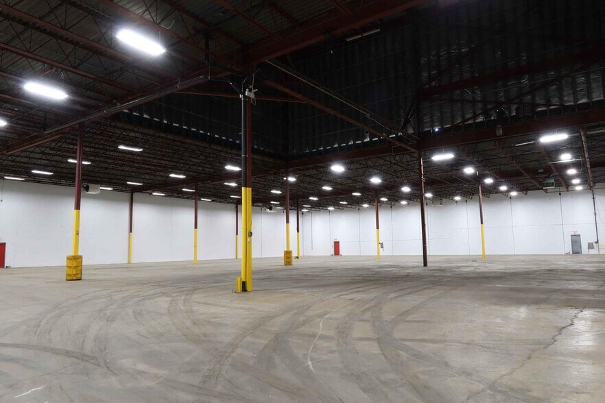 More Photos Of 880 Cliveden Ave, Delta Manufacturing For Lease