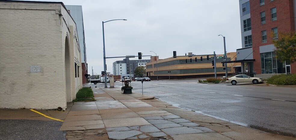 More Photos Of 310 S 10th St, Lincoln Storefront For Lease
