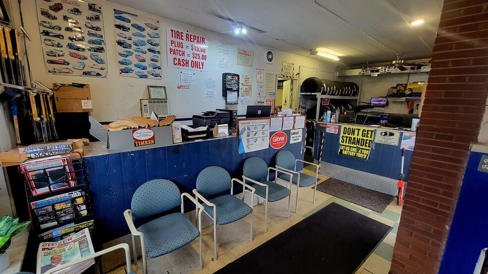 More Photos Of 635 Burnham Ave, Calumet City Auto Repair For Sale