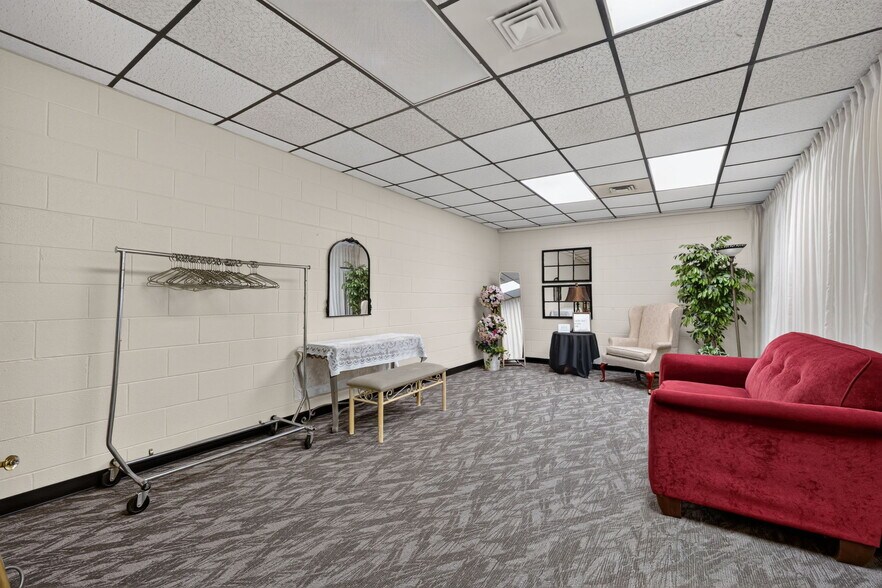 More Photos Of 1460 A Woodville Rd, Millbury Freestanding For Sale