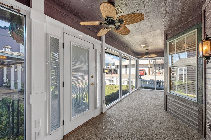 More Photos Of 103-105 E Center Street, Lorena Storefront For Sale