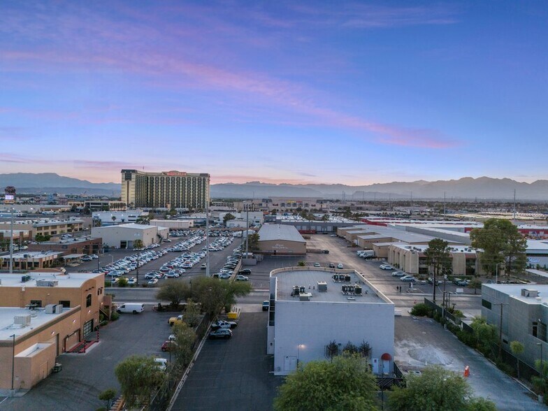 More Photos Of 4636 Wynn Rd, Las Vegas Bar For Sale