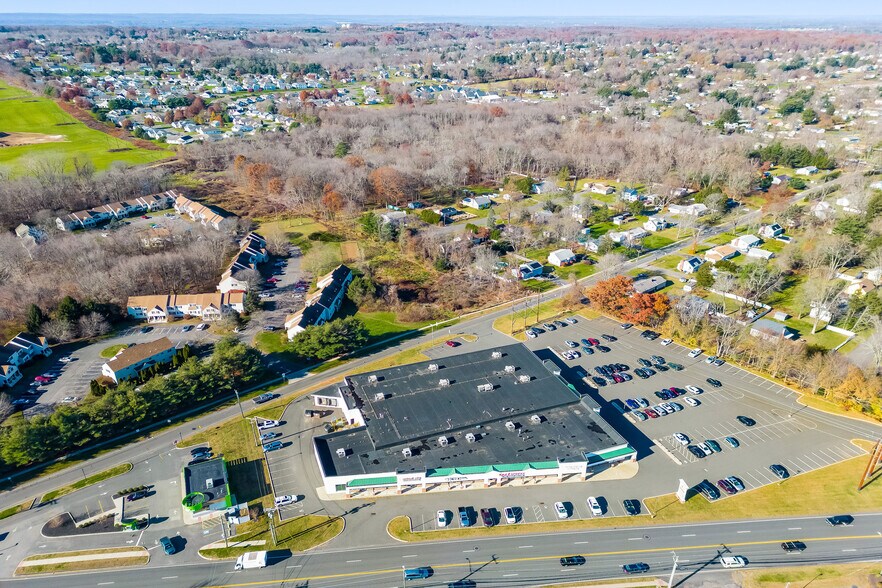 More Photos Of 425 Talcottville Rd, Vernon Freestanding For Lease