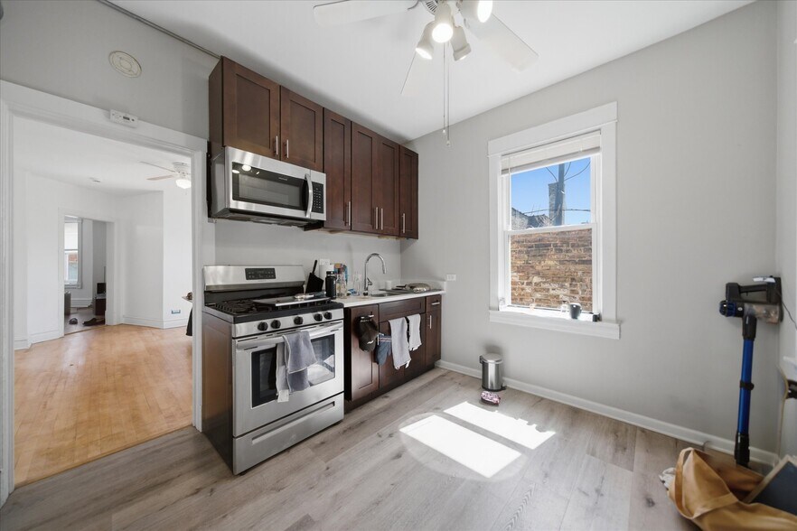 More Photos Of 2418 N Western Ave, Chicago Apartments For Sale