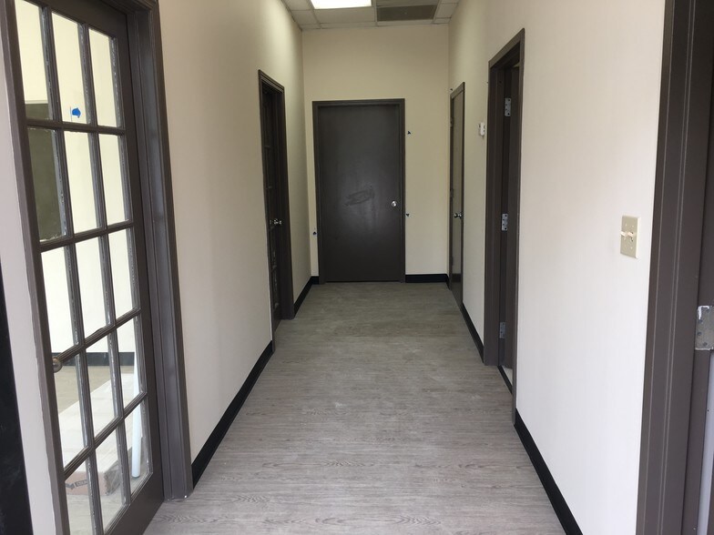More Photos Of 1600 Roswell St SE, Smyrna Light Distribution For Lease