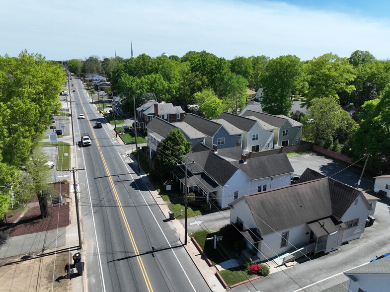 More Photos Of 185 Church St, Concord Freestanding For Lease