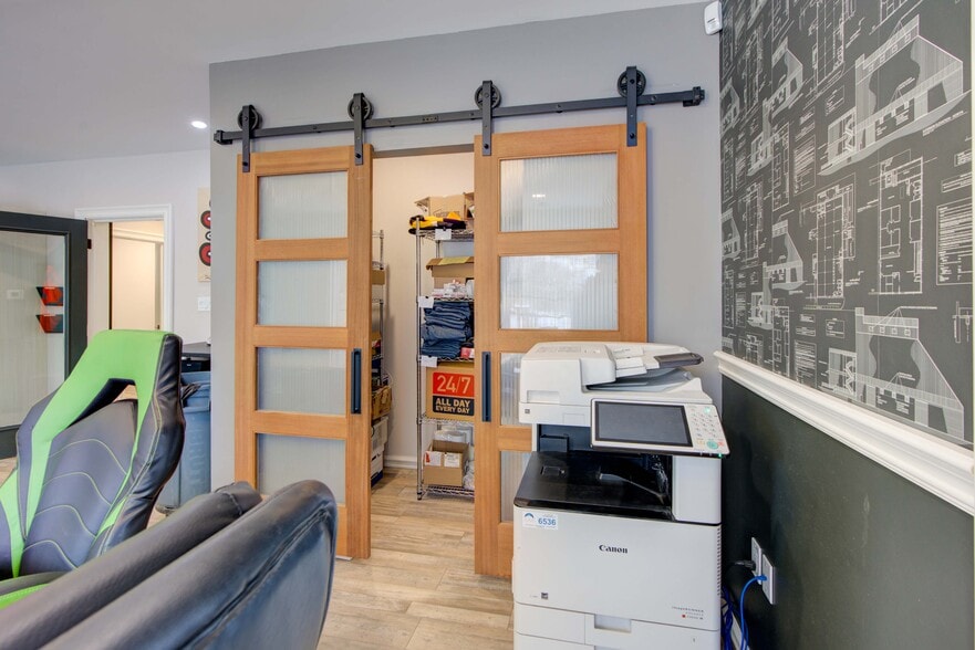 More Photos Of 25 Main St W, Lyn Storefront Retail Office For Sale