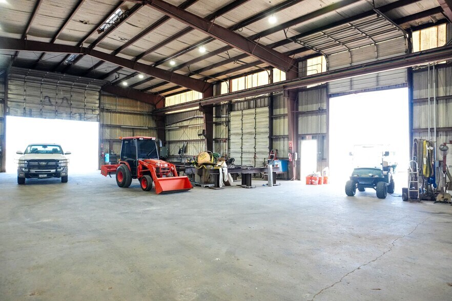 More Photos Of 9002 Leopard St, Corpus Christi Industrial For Sale