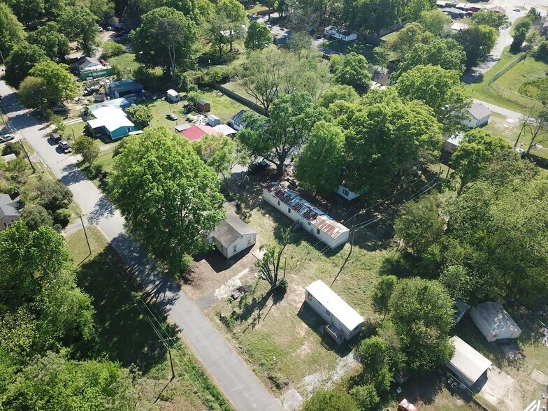 More Photos Of 308-311B Drake Cir, Anderson Multifamily For Sale