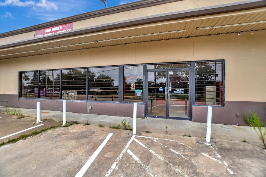 More Photos Of 9240 State Highway 75 S, New Waverly Convenience Store For Sale