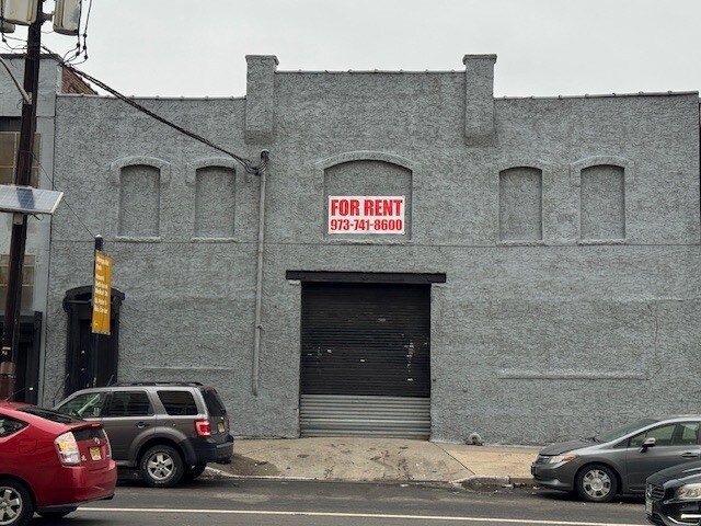 More Photos Of 79-81 Poinier St, Newark Warehouse For Lease