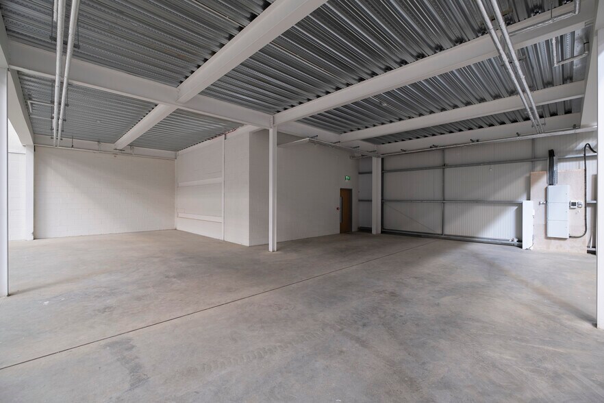 Cole Green Ln, Welwyn Garden City, HRT AL7 3PP Industrial For Lease