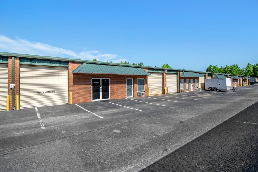 Primary Photo Of 2445 Hilton Dr, Gainesville Industrial For Lease