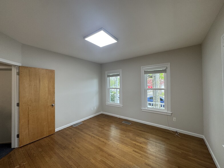 More Photos Of 9 Berkeley St, Norwalk Office Residential For Lease
