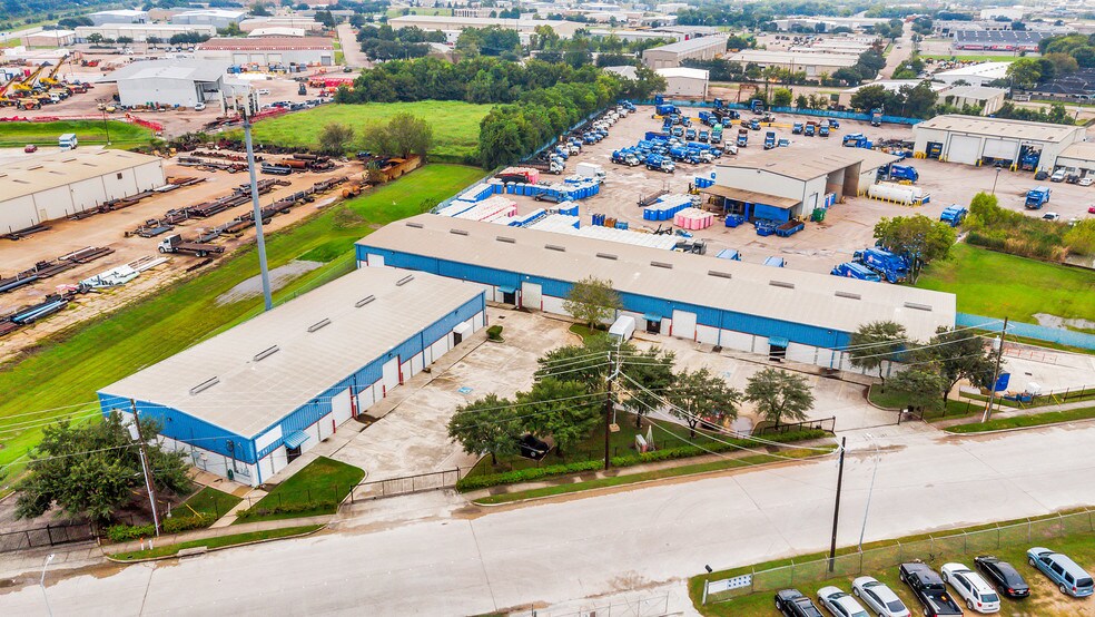 More Photos Of 5213 Brookglen Dr, Houston Light Manufacturing For Lease