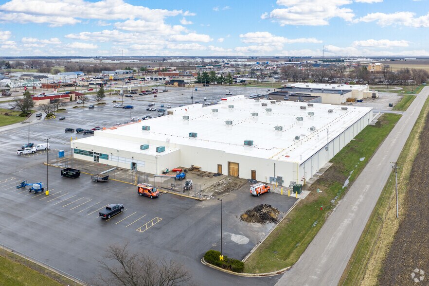 More Photos Of 1331-1335 E Jackson St, Macomb Storefront For Sale