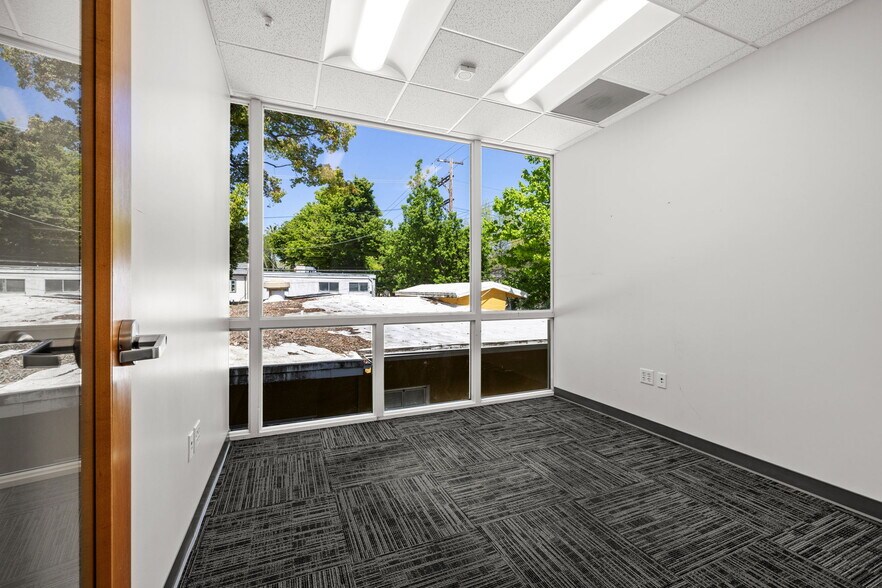 More Photos Of 2431 Capitol Ave, Sacramento Loft Creative Space For Lease